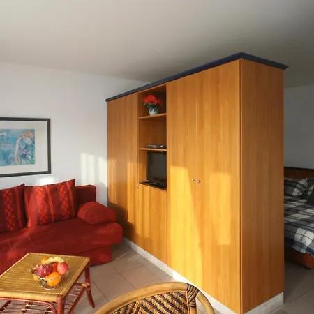 1 Apartment